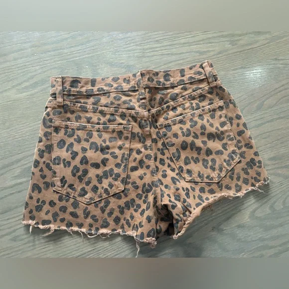 NEW Abercrombie & Fitch Annie Cheetah print high rise shorts women’s size 6 - Picture 4 of 4
